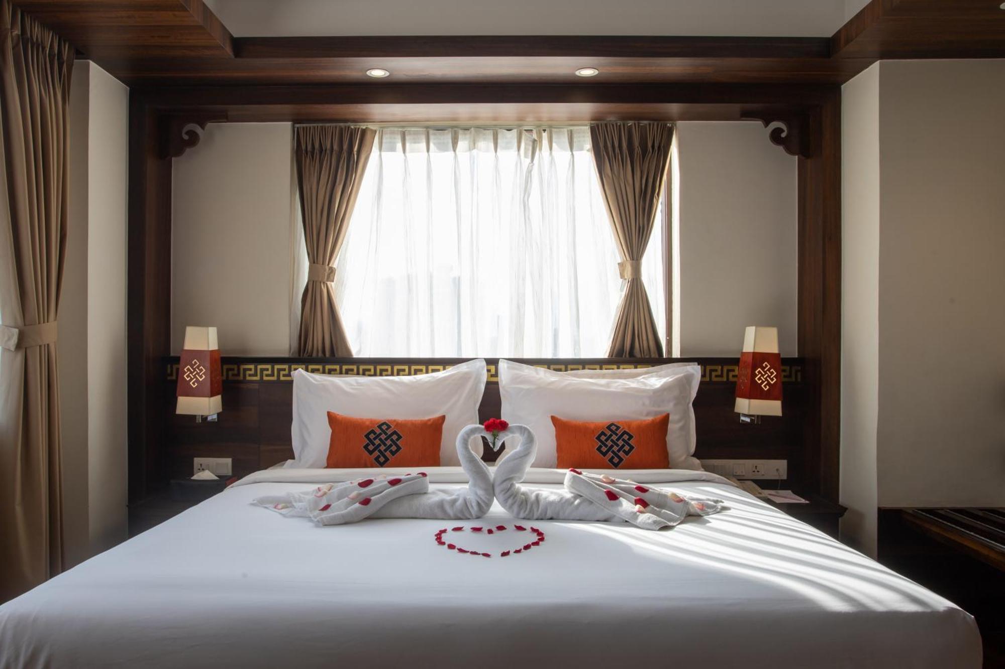 Ramada By Wyndham Kathmandu Dhumbarahi Hotel Exterior foto