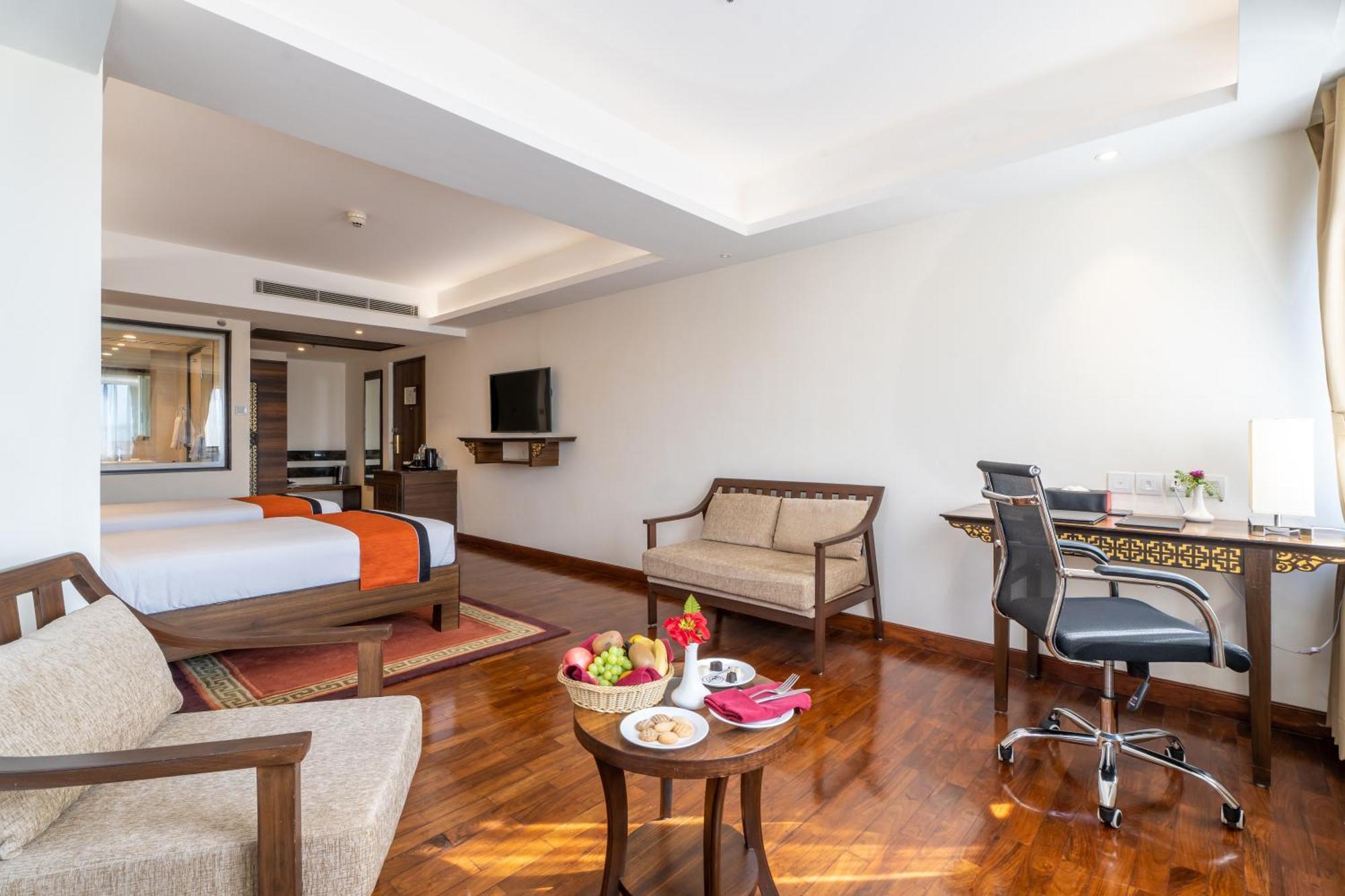 Ramada By Wyndham Kathmandu Dhumbarahi Hotel Exterior foto