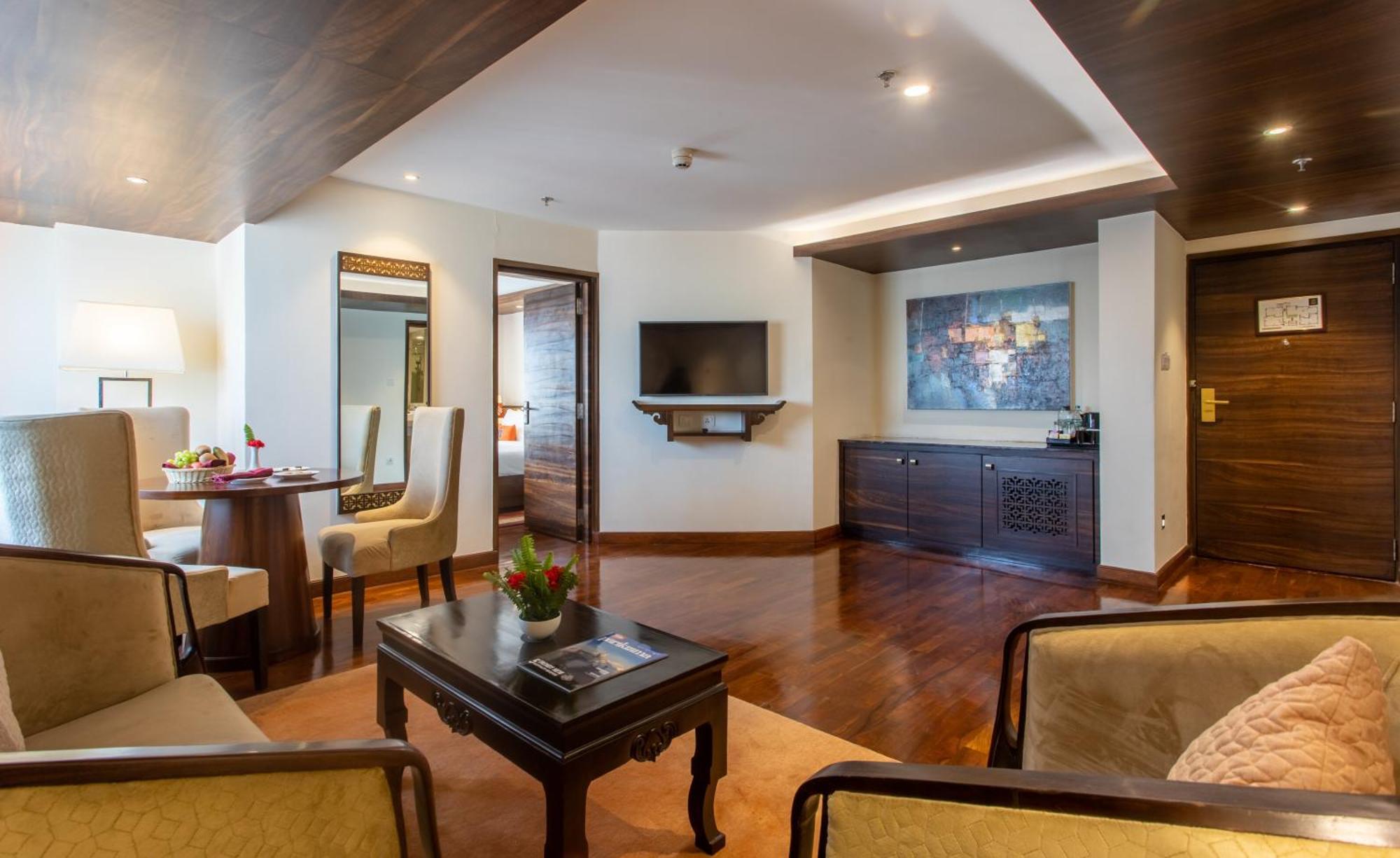Ramada By Wyndham Kathmandu Dhumbarahi Hotel Exterior foto