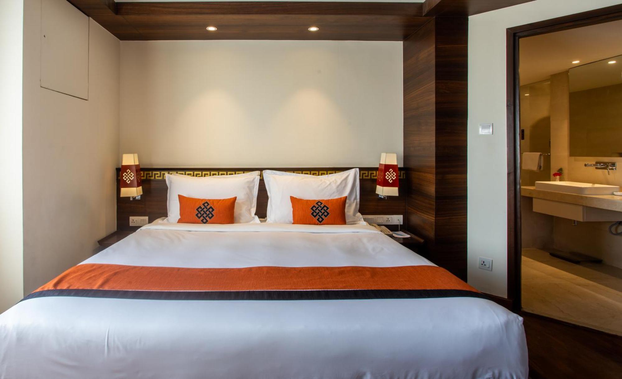 Ramada By Wyndham Kathmandu Dhumbarahi Hotel Exterior foto